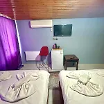 Cesi Hotel *