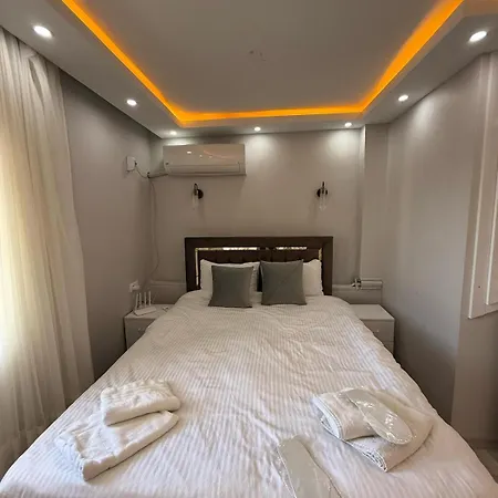 Cesi Hotel *