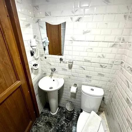 Cesi Hotel *