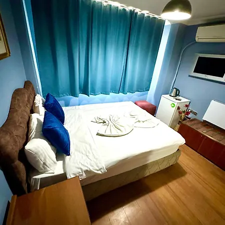 Hotel Cesi *